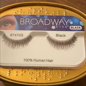 Broadway Eyes 100% Human Hair Eyelashes Extension BLA34 New and Sealed.